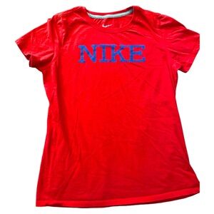 Nike slim fit women red XL Tshirt